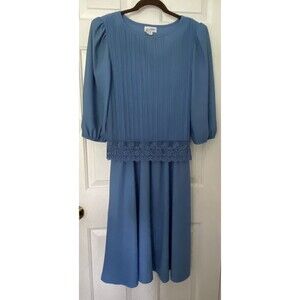 Vintage Womens Dress Good Times Size 9/10 Made in USA With Laces Pleated Blue